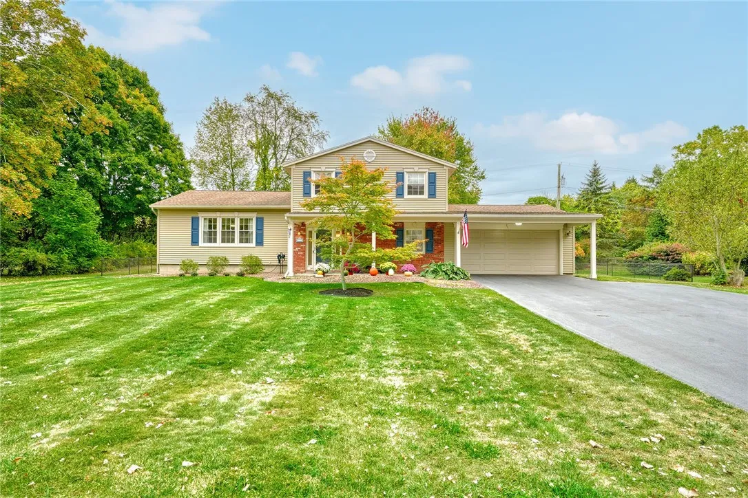 1127 Brooktree Lane, Webster, New York 14580, Webster, New York 14580, 4 Bedrooms Bedrooms, 8 Rooms Rooms,1 BathroomBathrooms,Residential,For Sale,1127 Brooktree Lane, Webster, New York 14580,0,R1642636