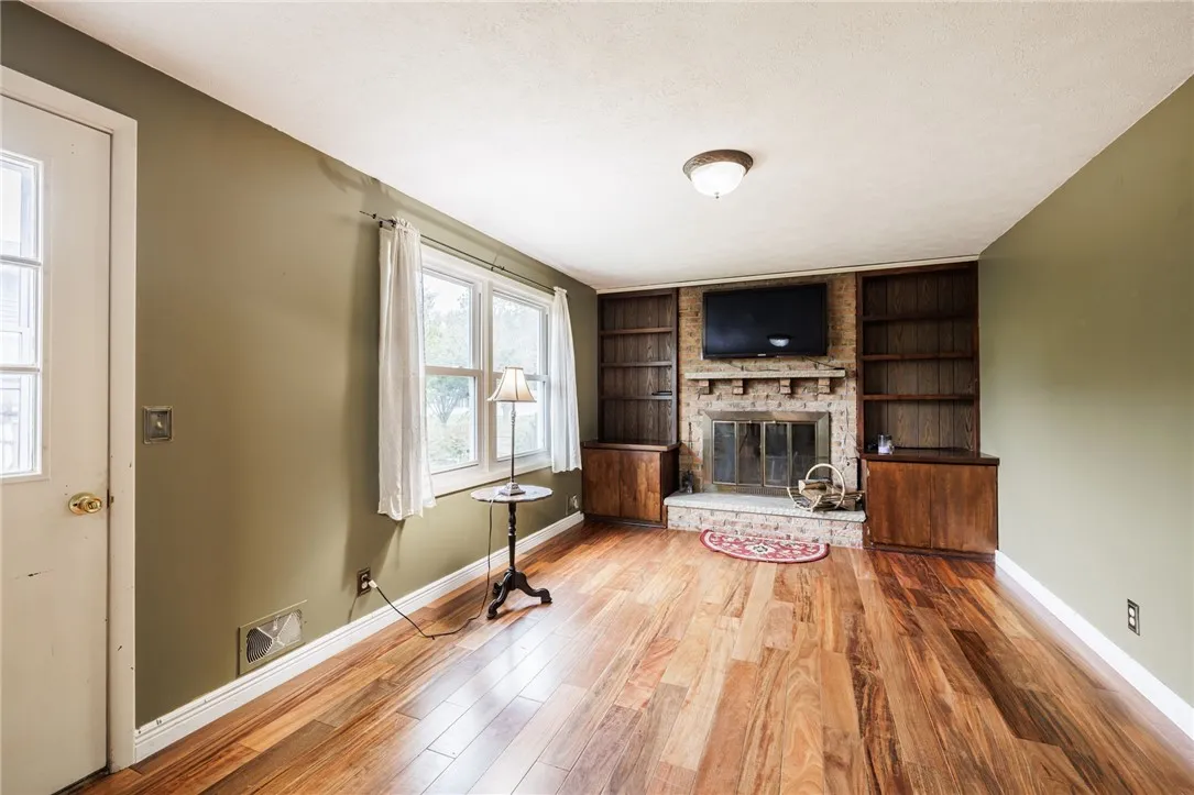 3 Sunny Slope Drive, Parma, New York 14468, Parma, New York 14468, 3 Bedrooms Bedrooms, 8 Rooms Rooms,1 BathroomBathrooms,Residential,For Sale,3 Sunny Slope Drive, Parma, New York 14468,0,R1642055