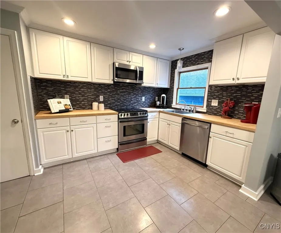 150 Pleasant Avenue, Hastings, New York 13036, Hastings, New York 13036, 4 Bedrooms Bedrooms, 8 Rooms Rooms,2 BathroomsBathrooms,Residential,For Sale,150 Pleasant Avenue, Hastings, New York 13036,0,S1643531