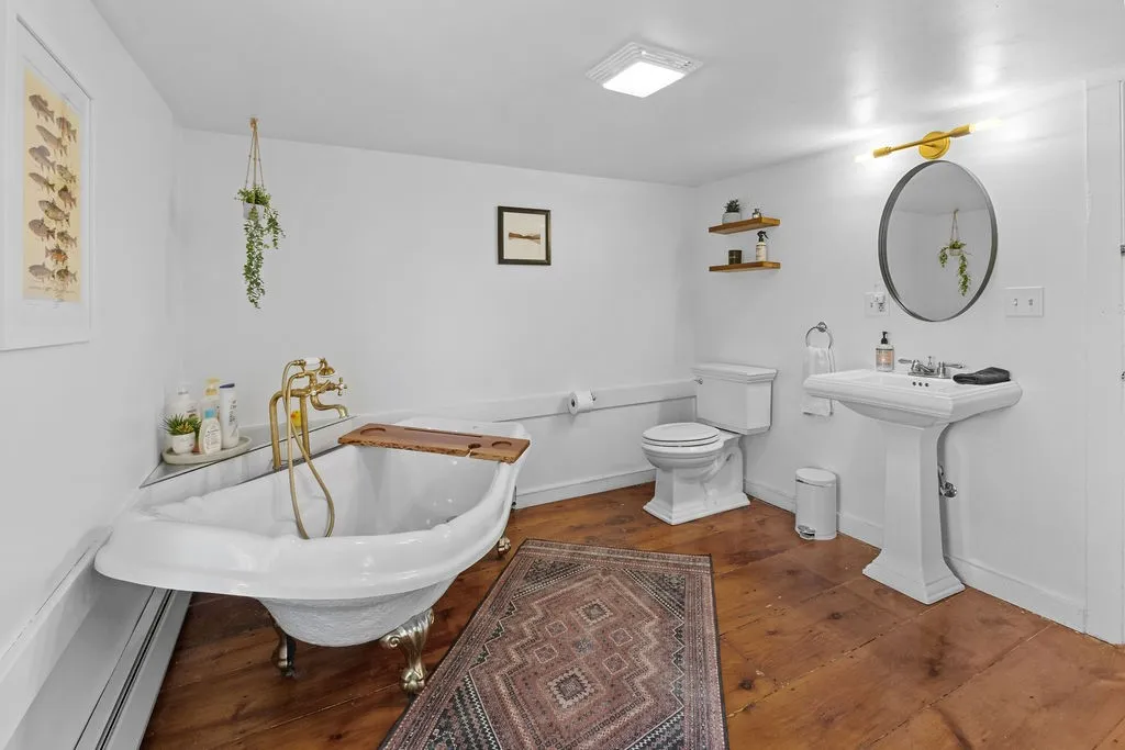 15737 County Highway 18, Stamford, New York 13788, Stamford, New York 13788, 4 Bedrooms Bedrooms, 9 Rooms Rooms,2 BathroomsBathrooms,Residential,For Sale,15737 County Highway 18, Stamford, New York 13788,0,R1643321