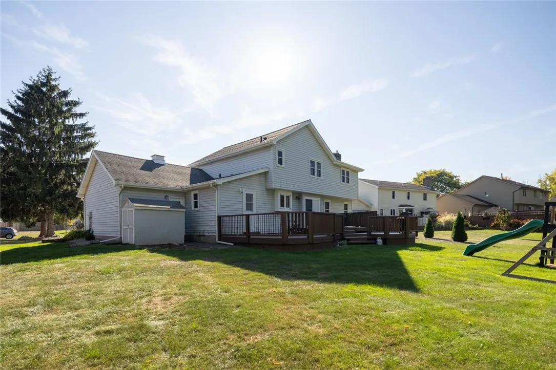 63 Brandon Circle, Greece, New York 14612, Greece, New York 14612, 3 Bedrooms Bedrooms, 7 Rooms Rooms,2 BathroomsBathrooms,Residential,For Sale,63 Brandon Circle, Greece, New York 14612,0,R1643473