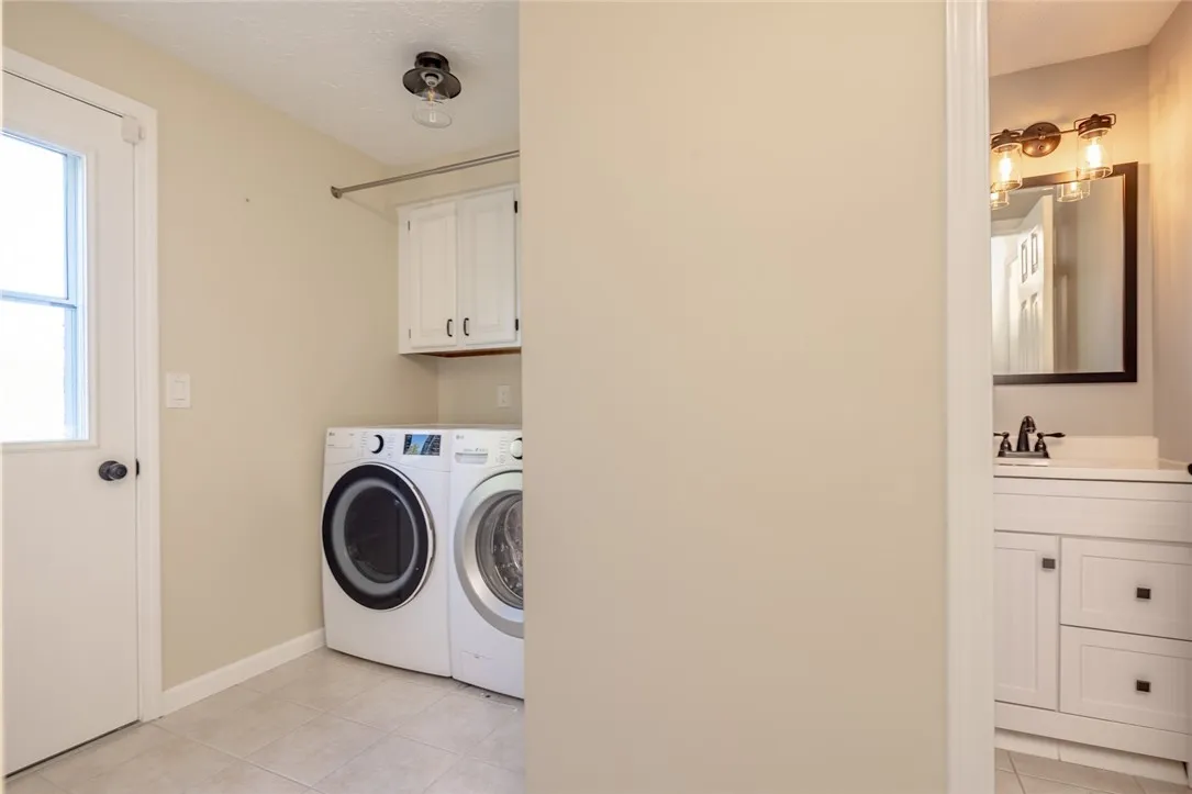 63 Brandon Circle, Greece, New York 14612, Greece, New York 14612, 3 Bedrooms Bedrooms, 7 Rooms Rooms,2 BathroomsBathrooms,Residential,For Sale,63 Brandon Circle, Greece, New York 14612,0,R1643473