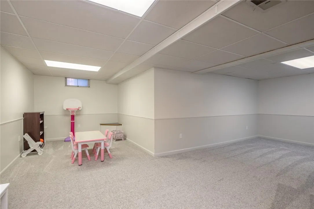 63 Brandon Circle, Greece, New York 14612, Greece, New York 14612, 3 Bedrooms Bedrooms, 7 Rooms Rooms,2 BathroomsBathrooms,Residential,For Sale,63 Brandon Circle, Greece, New York 14612,0,R1643473