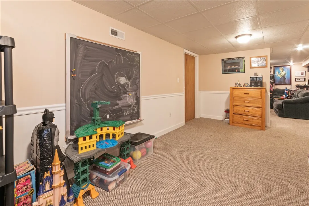 33 Bennett Street, Geneva City, New York 14456, Geneva City, New York 14456, 3 Bedrooms Bedrooms, 10 Rooms Rooms,3 BathroomsBathrooms,Residential,For Sale,33 Bennett Street, Geneva City, New York 14456,0,R1643248