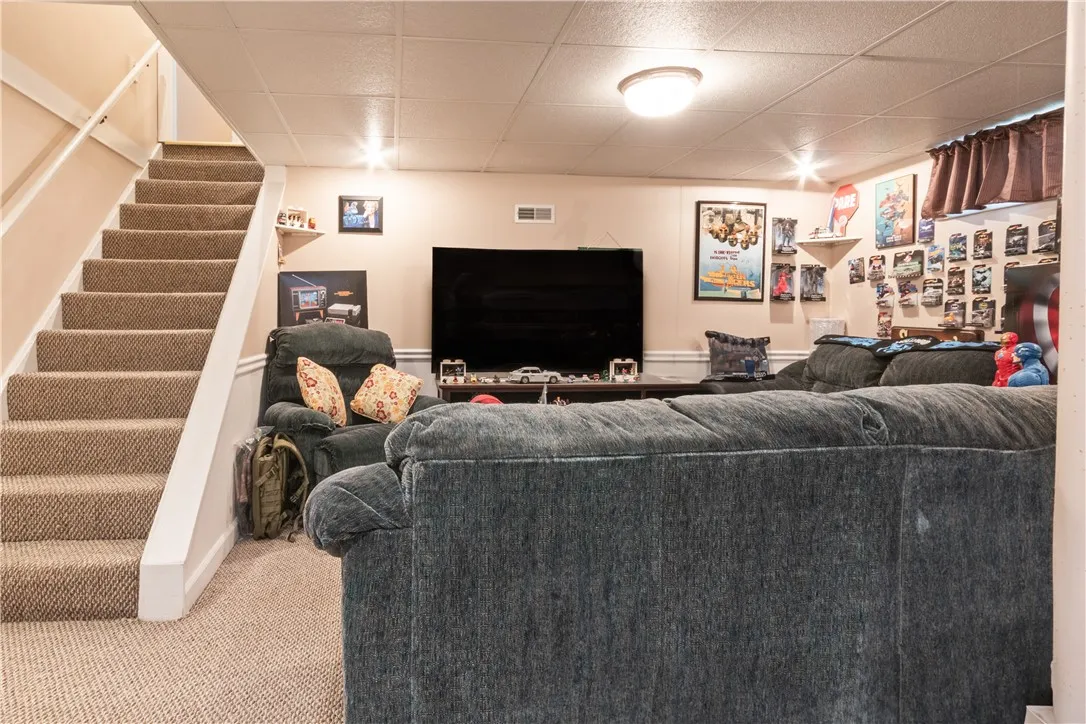 33 Bennett Street, Geneva City, New York 14456, Geneva City, New York 14456, 3 Bedrooms Bedrooms, 10 Rooms Rooms,3 BathroomsBathrooms,Residential,For Sale,33 Bennett Street, Geneva City, New York 14456,0,R1643248