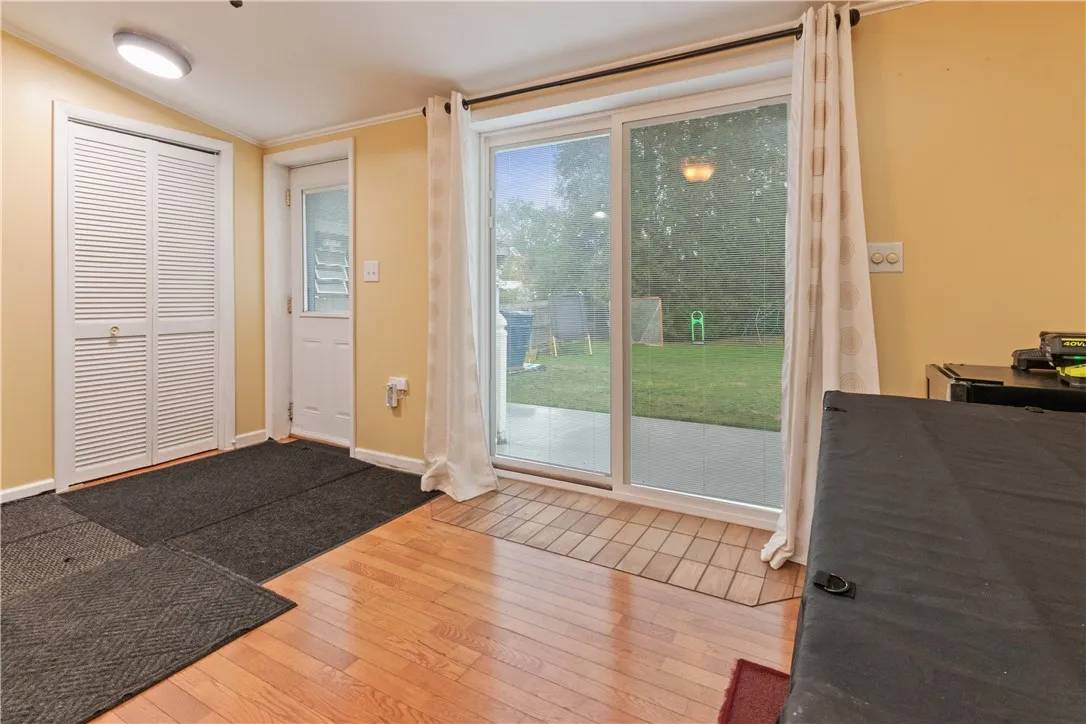 33 Bennett Street, Geneva City, New York 14456, Geneva City, New York 14456, 3 Bedrooms Bedrooms, 10 Rooms Rooms,3 BathroomsBathrooms,Residential,For Sale,33 Bennett Street, Geneva City, New York 14456,0,R1643248