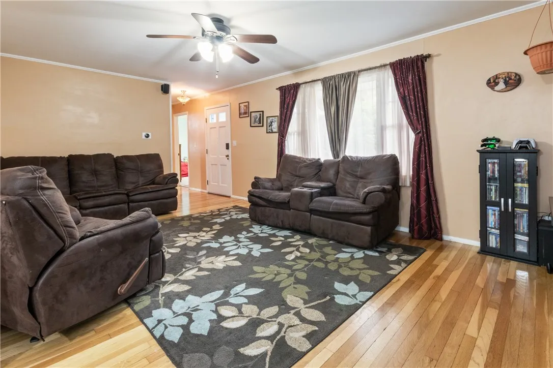 33 Bennett Street, Geneva City, New York 14456, Geneva City, New York 14456, 3 Bedrooms Bedrooms, 10 Rooms Rooms,3 BathroomsBathrooms,Residential,For Sale,33 Bennett Street, Geneva City, New York 14456,0,R1643248