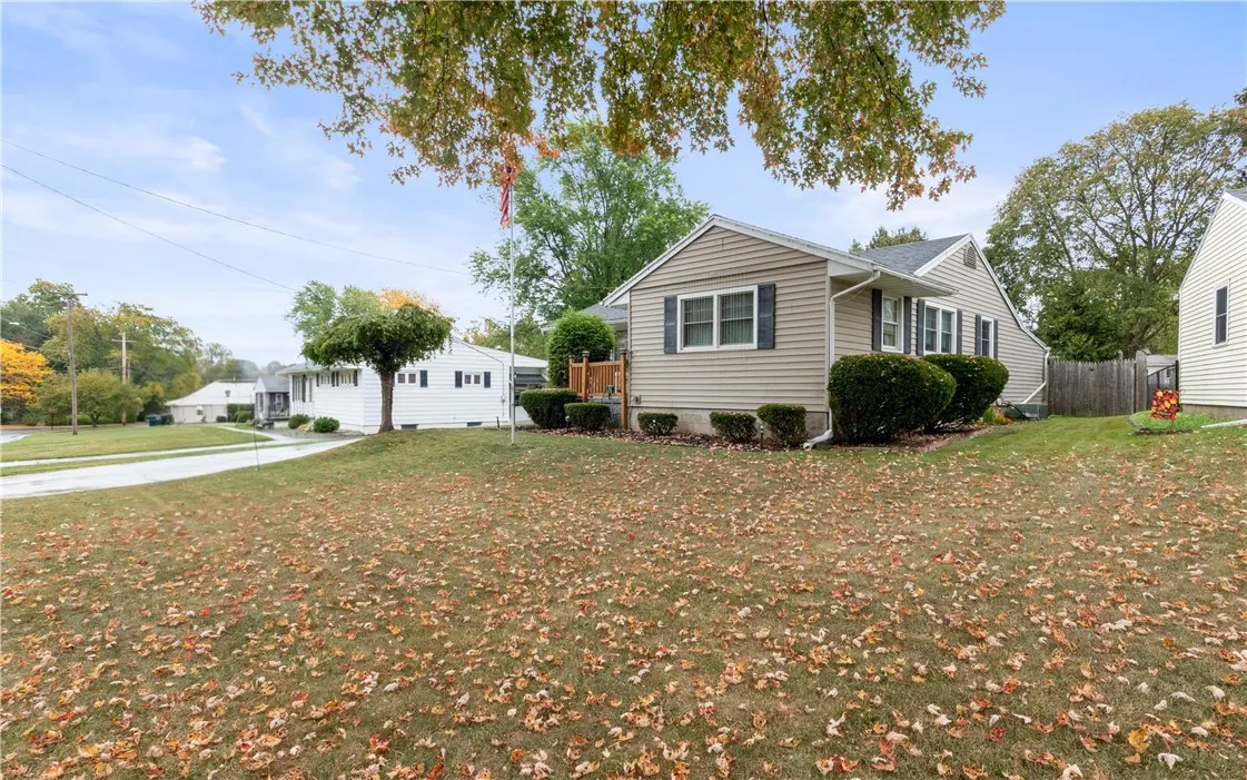 33 Bennett Street, Geneva City, New York 14456, Geneva City, New York 14456, 3 Bedrooms Bedrooms, 10 Rooms Rooms,3 BathroomsBathrooms,Residential,For Sale,33 Bennett Street, Geneva City, New York 14456,0,R1643248