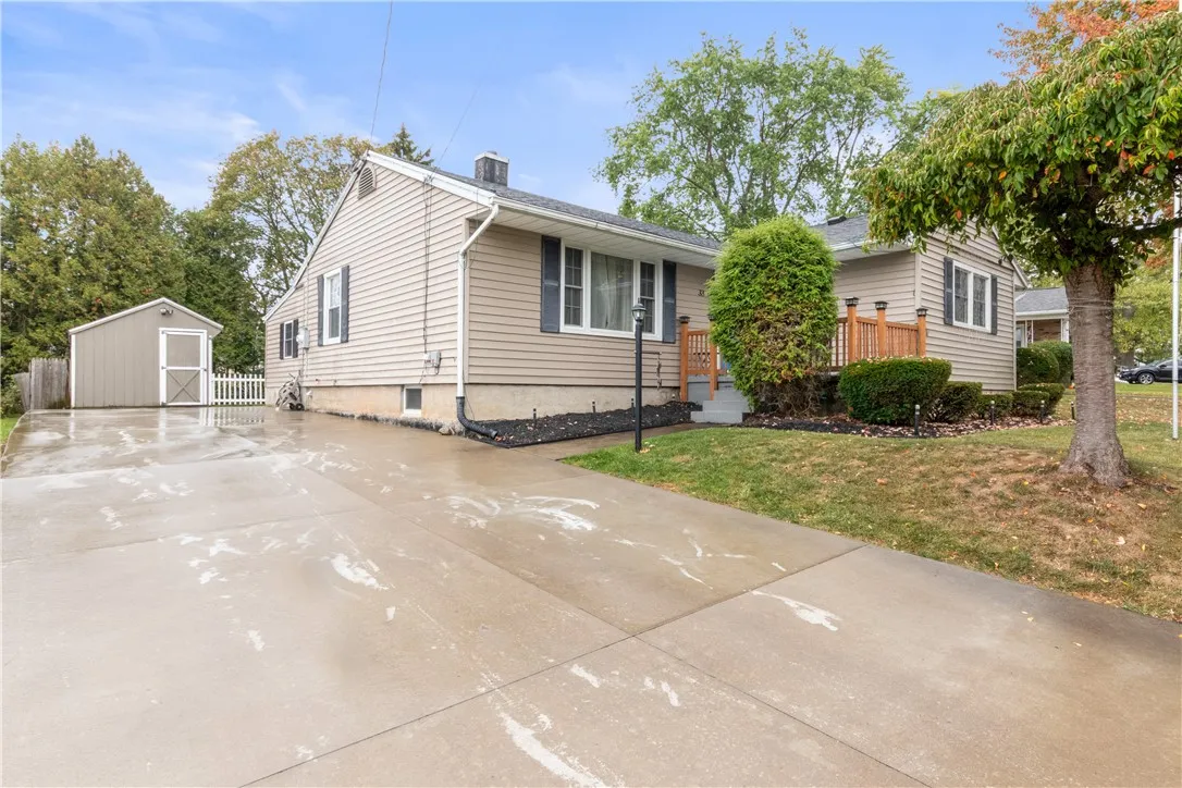 33 Bennett Street, Geneva City, New York 14456, Geneva City, New York 14456, 3 Bedrooms Bedrooms, 10 Rooms Rooms,3 BathroomsBathrooms,Residential,For Sale,33 Bennett Street, Geneva City, New York 14456,0,R1643248