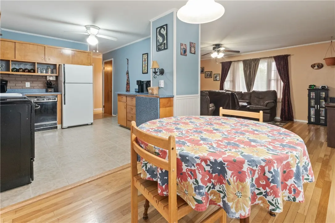 33 Bennett Street, Geneva City, New York 14456, Geneva City, New York 14456, 3 Bedrooms Bedrooms, 10 Rooms Rooms,3 BathroomsBathrooms,Residential,For Sale,33 Bennett Street, Geneva City, New York 14456,0,R1643248