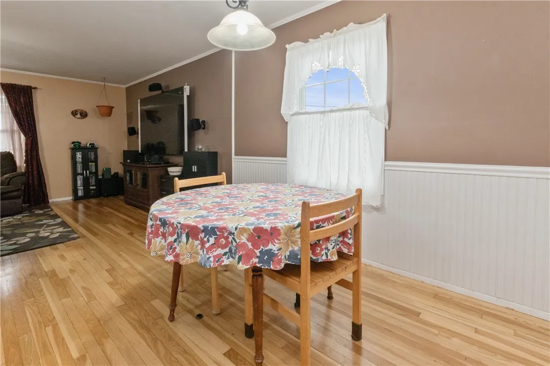 33 Bennett Street, Geneva City, New York 14456, Geneva City, New York 14456, 3 Bedrooms Bedrooms, 10 Rooms Rooms,3 BathroomsBathrooms,Residential,For Sale,33 Bennett Street, Geneva City, New York 14456,0,R1643248