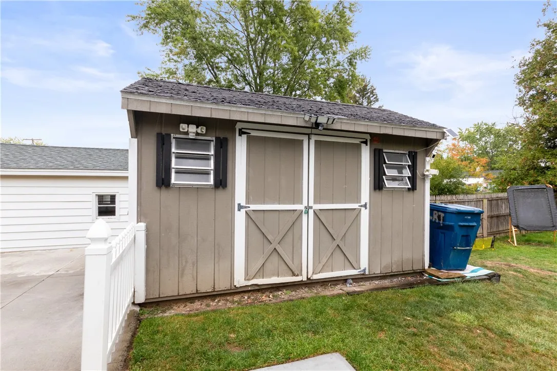 33 Bennett Street, Geneva City, New York 14456, Geneva City, New York 14456, 3 Bedrooms Bedrooms, 10 Rooms Rooms,3 BathroomsBathrooms,Residential,For Sale,33 Bennett Street, Geneva City, New York 14456,0,R1643248