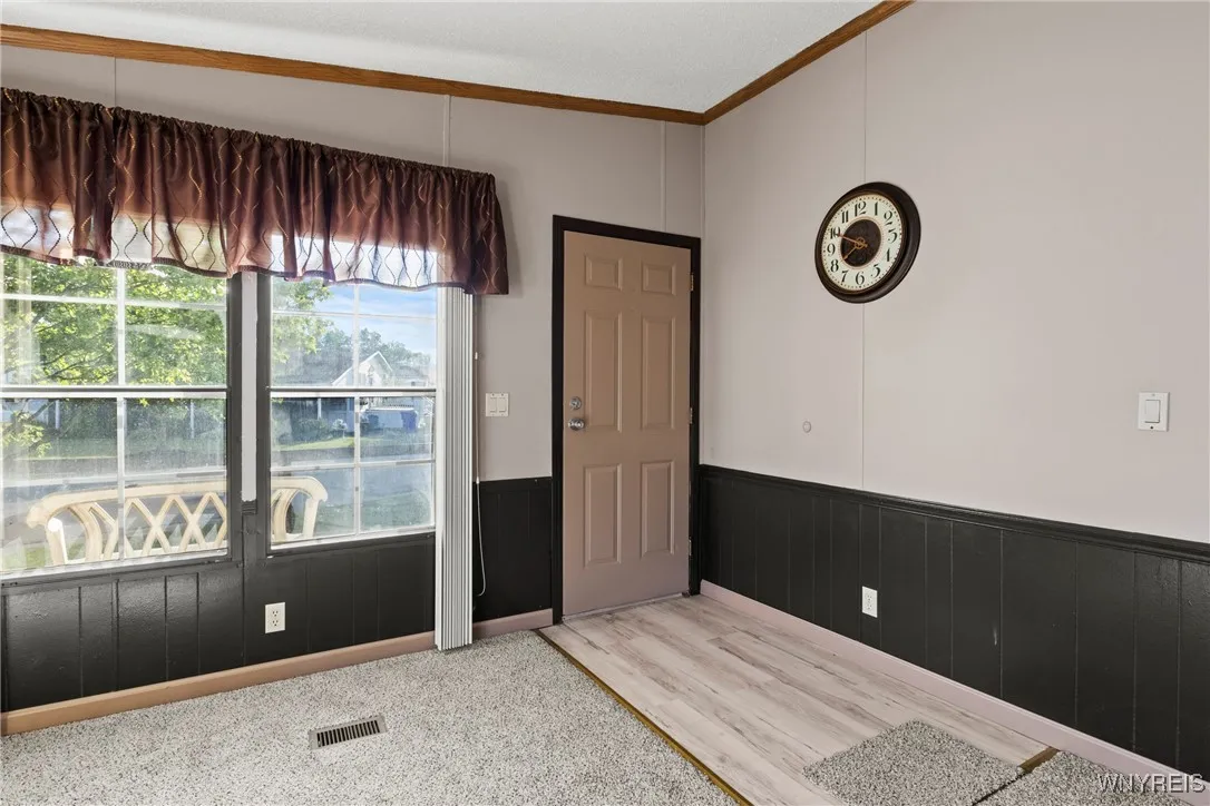 1045 Fernwood Avenue, Lockport Town, New York 1409, Lockport Town, New York 14094, 2 Bedrooms Bedrooms, 8 Rooms Rooms,2 BathroomsBathrooms,Residential,For Sale,1045 Fernwood Avenue, Lockport Town, New York 1409,0,B1643188