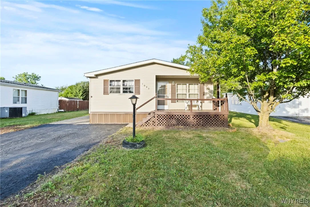 1045 Fernwood Avenue, Lockport Town, New York 1409, Lockport Town, New York 14094, 2 Bedrooms Bedrooms, 8 Rooms Rooms,2 BathroomsBathrooms,Residential,For Sale,1045 Fernwood Avenue, Lockport Town, New York 1409,0,B1643188