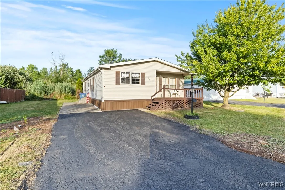 1045 Fernwood Avenue, Lockport Town, New York 1409, Lockport Town, New York 14094, 2 Bedrooms Bedrooms, 8 Rooms Rooms,2 BathroomsBathrooms,Residential,For Sale,1045 Fernwood Avenue, Lockport Town, New York 1409,0,B1643188