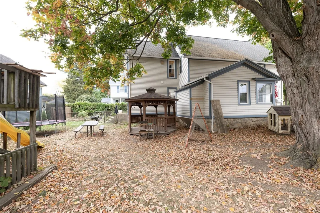 18 Monroe Street, Mendon, New York 14472, Mendon, New York 14472, 4 Bedrooms Bedrooms, 7 Rooms Rooms,2 BathroomsBathrooms,Residential,For Sale,18 Monroe Street, Mendon, New York 14472,0,R1641277
