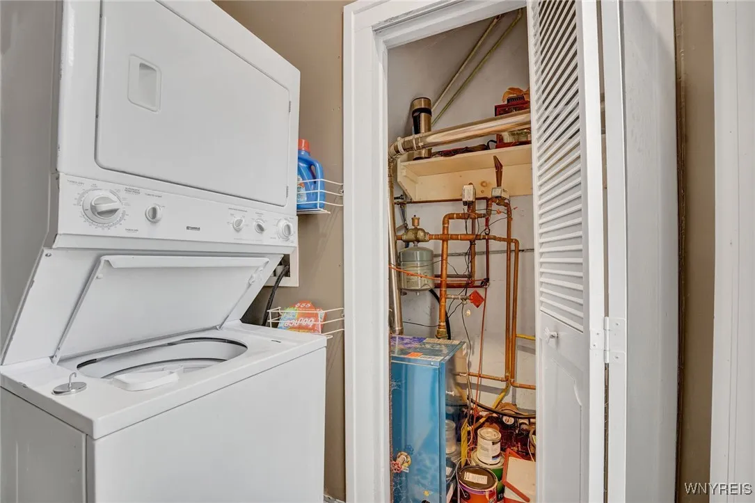 21 Elizabeth Street, Ellicottville, New York 14731, Ellicottville, New York 14731, 2 Bedrooms Bedrooms, 8 Rooms Rooms,2 BathroomsBathrooms,Residential,For Sale,21 Elizabeth Street, Ellicottville, New York 14731,0,B1642155