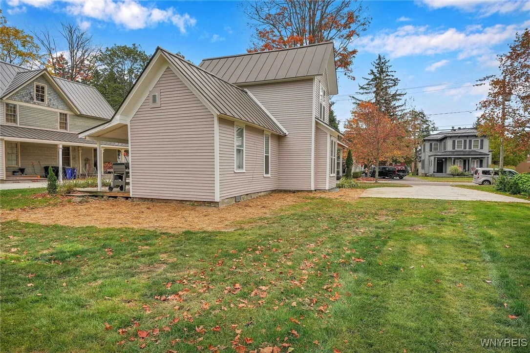 21 Elizabeth Street, Ellicottville, New York 14731, Ellicottville, New York 14731, 2 Bedrooms Bedrooms, 8 Rooms Rooms,2 BathroomsBathrooms,Residential,For Sale,21 Elizabeth Street, Ellicottville, New York 14731,0,B1642155