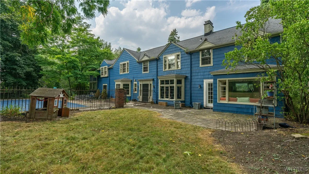 5773 Sheridan Drive, Amherst, New York 14221, Amherst, New York 14221, 5 Bedrooms Bedrooms, 9 Rooms Rooms,4 BathroomsBathrooms,Residential,For Sale,5773 Sheridan Drive, Amherst, New York 14221,0,B1643442