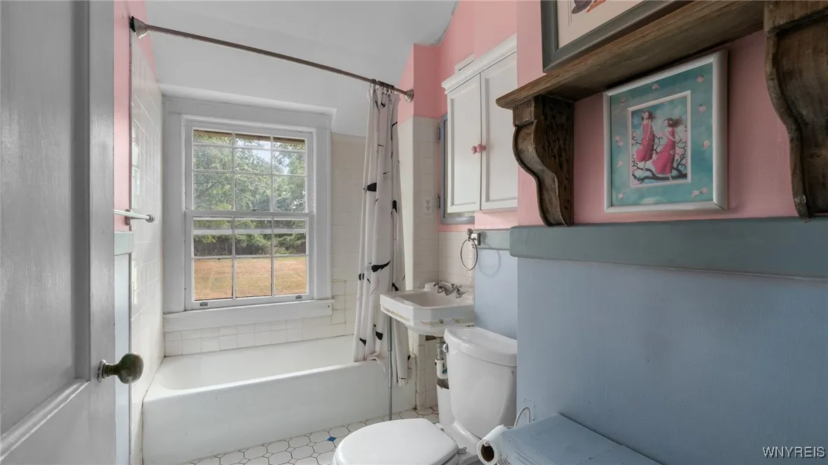 5773 Sheridan Drive, Amherst, New York 14221, Amherst, New York 14221, 5 Bedrooms Bedrooms, 9 Rooms Rooms,4 BathroomsBathrooms,Residential,For Sale,5773 Sheridan Drive, Amherst, New York 14221,0,B1643442