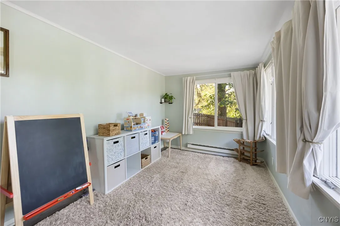 323 Barrington Road, Syracuse, New York 13214, Syracuse, New York 13214, 3 Bedrooms Bedrooms, 7 Rooms Rooms,1 BathroomBathrooms,Residential,For Sale,323 Barrington Road, Syracuse, New York 13214,0,S1642878