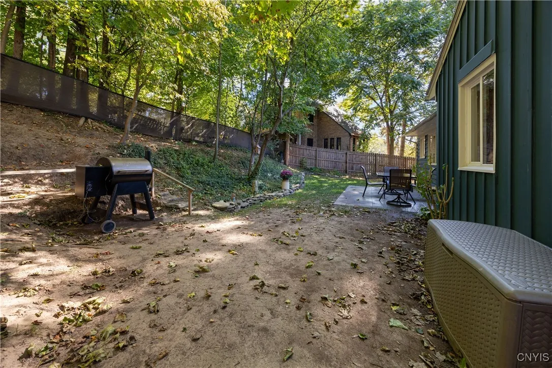 323 Barrington Road, Syracuse, New York 13214, Syracuse, New York 13214, 3 Bedrooms Bedrooms, 7 Rooms Rooms,1 BathroomBathrooms,Residential,For Sale,323 Barrington Road, Syracuse, New York 13214,0,S1642878