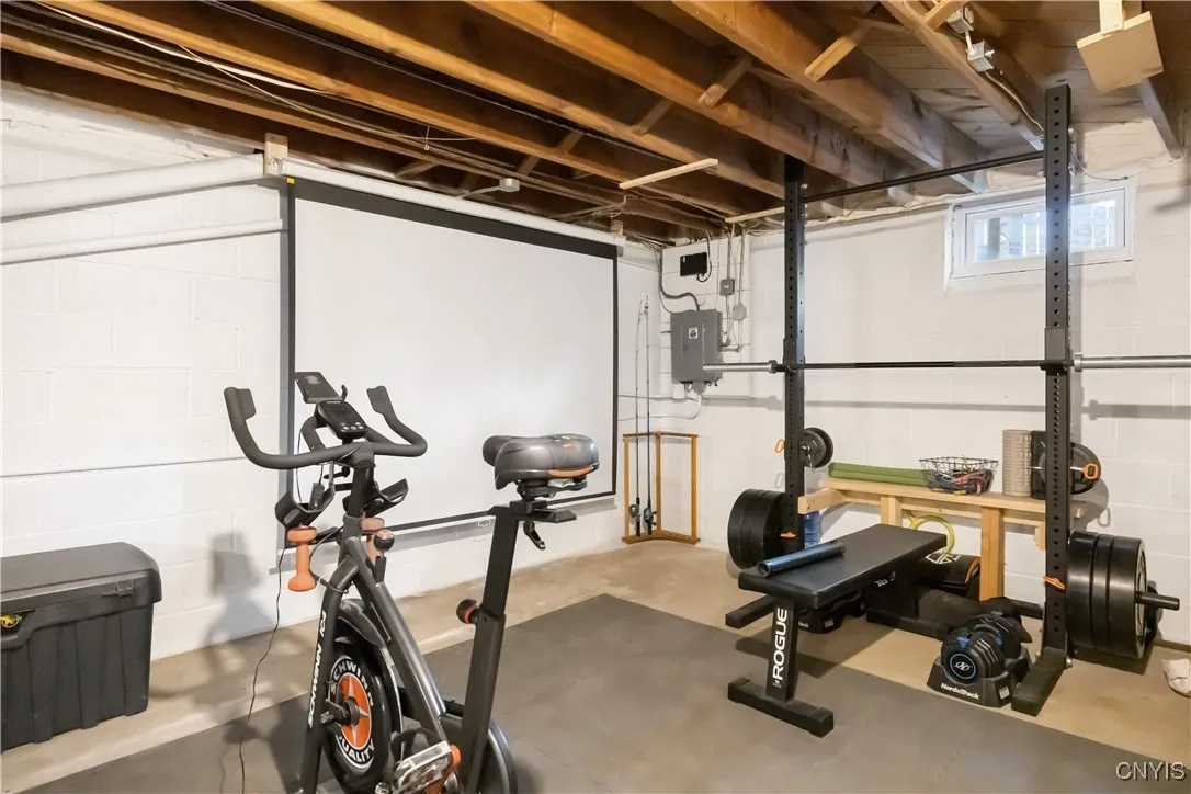 323 Barrington Road, Syracuse, New York 13214, Syracuse, New York 13214, 3 Bedrooms Bedrooms, 7 Rooms Rooms,1 BathroomBathrooms,Residential,For Sale,323 Barrington Road, Syracuse, New York 13214,0,S1642878