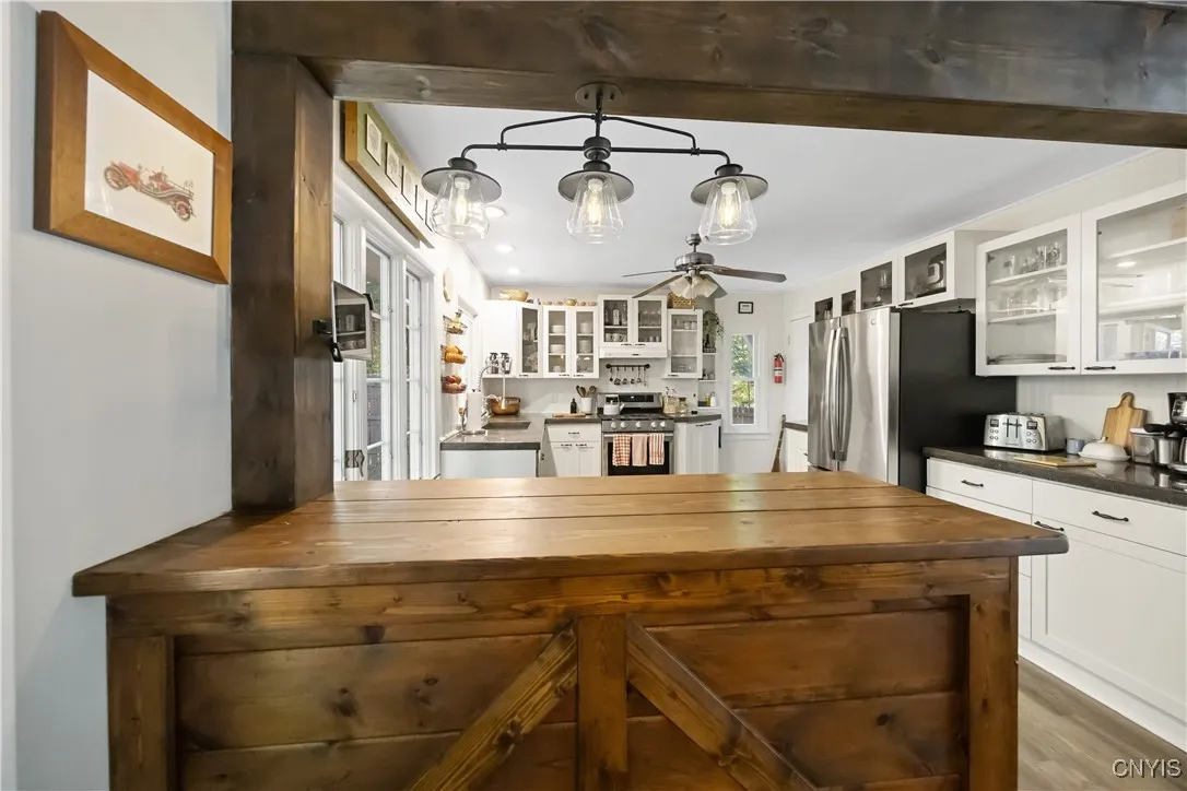 323 Barrington Road, Syracuse, New York 13214, Syracuse, New York 13214, 3 Bedrooms Bedrooms, 7 Rooms Rooms,1 BathroomBathrooms,Residential,For Sale,323 Barrington Road, Syracuse, New York 13214,0,S1642878