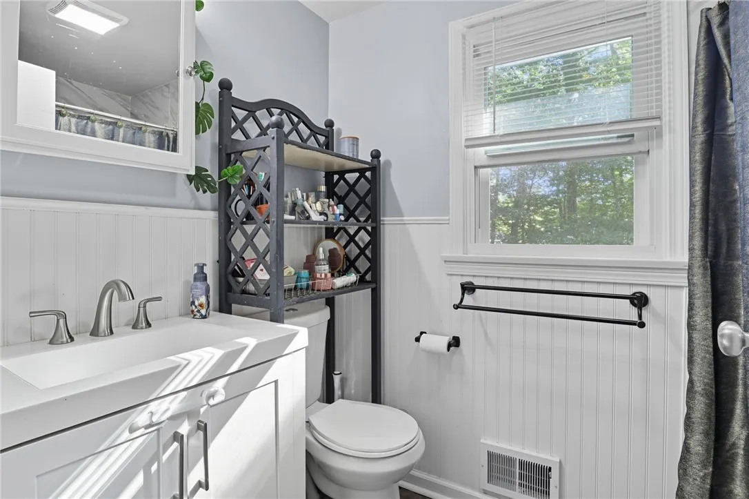 1228 Stockbridge Road, Webster, New York 14580, Webster, New York 14580, 4 Bedrooms Bedrooms, 10 Rooms Rooms,2 BathroomsBathrooms,Residential,Closed,1228 Stockbridge Road, Webster, New York 14580,0,R1643566