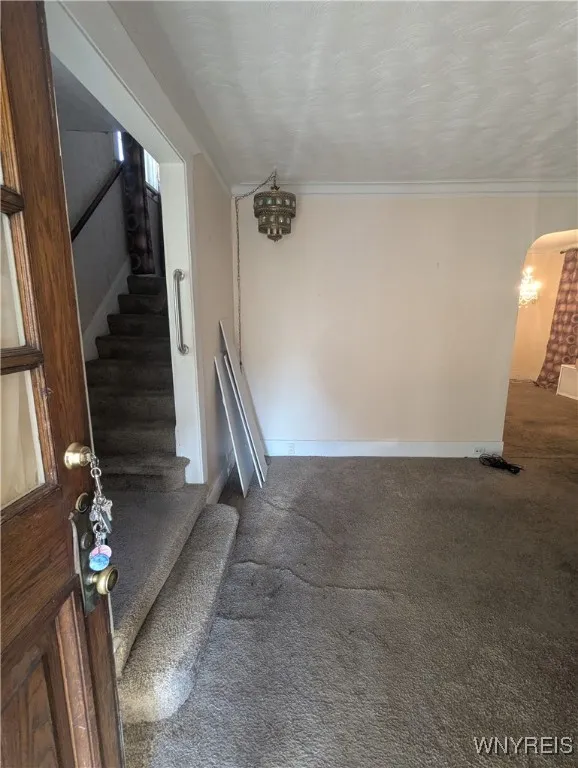 Front entrance/ Living room