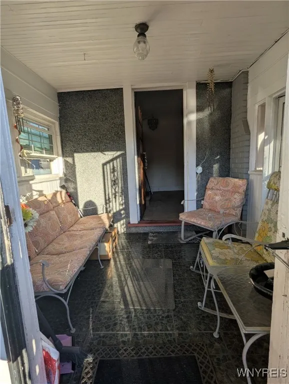 Sun porch