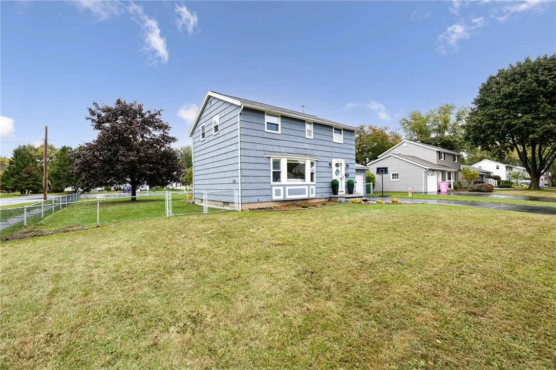 416 Lake Meadow Drive, Greece, New York 14612, Greece, New York 14612, 4 Bedrooms Bedrooms, 8 Rooms Rooms,1 BathroomBathrooms,Residential,For Sale,416 Lake Meadow Drive, Greece, New York 14612,0,R1634869