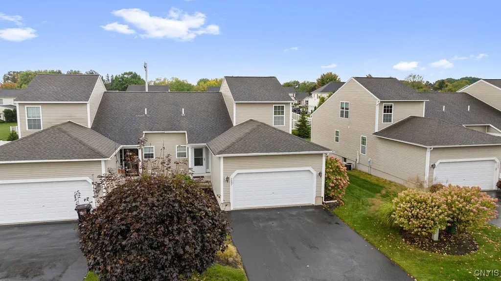 5087 Minuteman Lane, Salina, New York 13088, Salina, New York 13088, 3 Bedrooms Bedrooms, 7 Rooms Rooms,2 BathroomsBathrooms,Residential,For Sale,5087 Minuteman Lane, Salina, New York 13088,0,S1642503