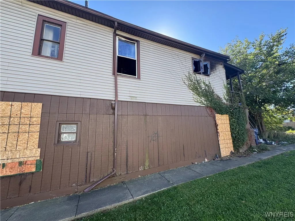 444 20th Street, Niagara Falls, New York 14303, Niagara Falls, New York 14303, 5 Bedrooms Bedrooms, ,3 BathroomsBathrooms,Residential,For Sale,444 20th Street, Niagara Falls, New York 14303,0,B1643378
