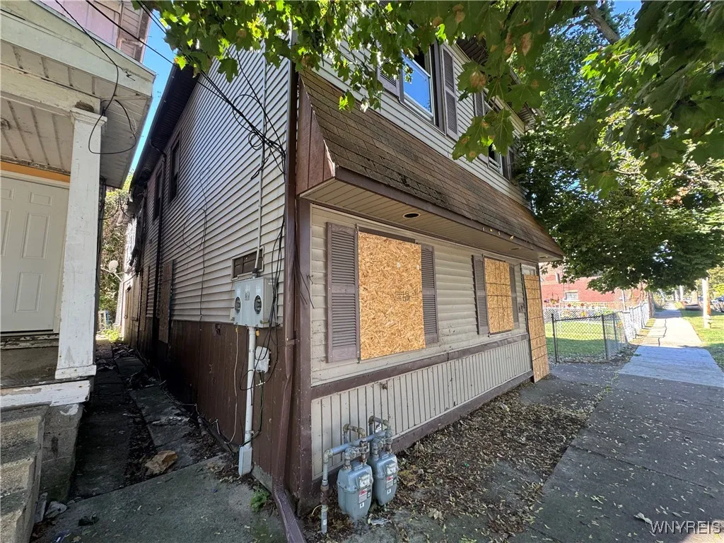 444 20th Street, Niagara Falls, New York 14303, Niagara Falls, New York 14303, 5 Bedrooms Bedrooms, ,3 BathroomsBathrooms,Residential,For Sale,444 20th Street, Niagara Falls, New York 14303,0,B1643378
