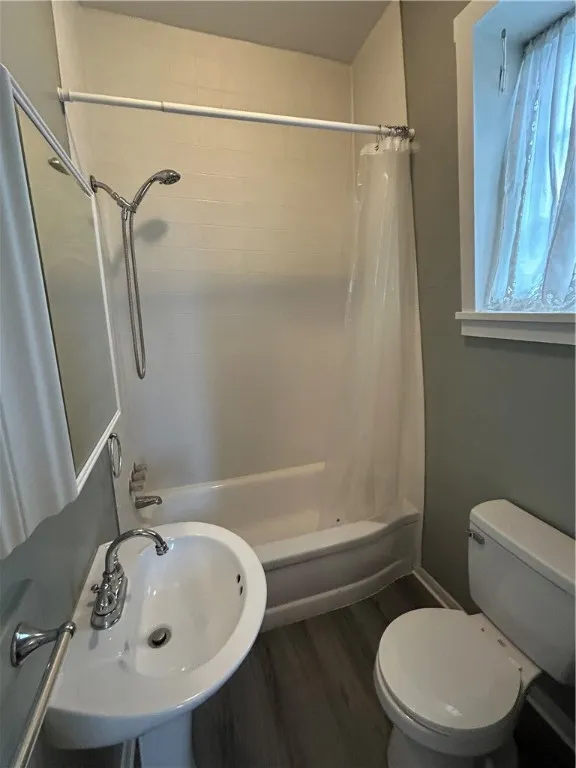 401 Apartment 3a Maple Avenue, Elmira City, New Yo, Elmira City, New York 14904, 1 Bedroom Bedrooms, 3 Rooms Rooms,1 BathroomBathrooms,Residential Lease,For Rent,401 Apartment 3a Maple Avenue, Elmira City, New Yo,0,R1643609