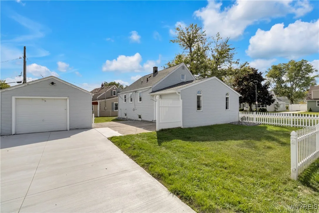 106 Gardenvale Drive, Cheektowaga, New York 14225, Cheektowaga, New York 14225, 3 Bedrooms Bedrooms, 6 Rooms Rooms,1 BathroomBathrooms,Residential,For Sale,106 Gardenvale Drive, Cheektowaga, New York 14225,0,B1643136