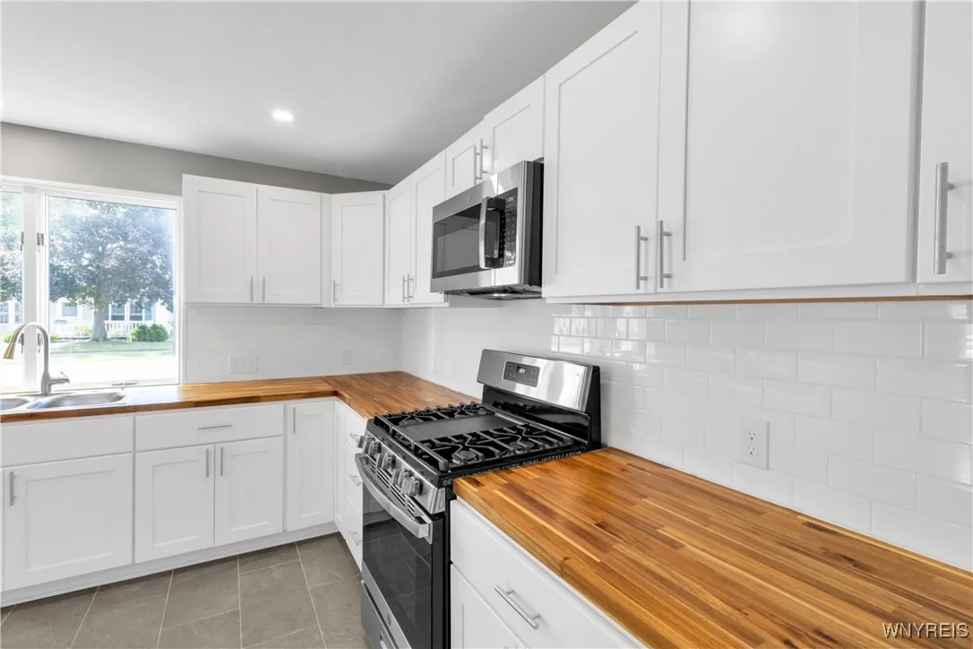 106 Gardenvale Drive, Cheektowaga, New York 14225, Cheektowaga, New York 14225, 3 Bedrooms Bedrooms, 6 Rooms Rooms,1 BathroomBathrooms,Residential,For Sale,106 Gardenvale Drive, Cheektowaga, New York 14225,0,B1643136