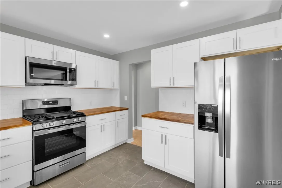 106 Gardenvale Drive, Cheektowaga, New York 14225, Cheektowaga, New York 14225, 3 Bedrooms Bedrooms, 6 Rooms Rooms,1 BathroomBathrooms,Residential,For Sale,106 Gardenvale Drive, Cheektowaga, New York 14225,0,B1643136