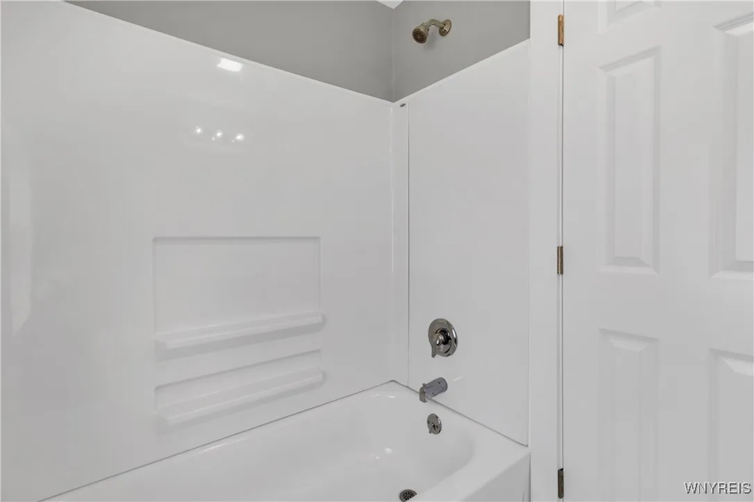 106 Gardenvale Drive, Cheektowaga, New York 14225, Cheektowaga, New York 14225, 3 Bedrooms Bedrooms, 6 Rooms Rooms,1 BathroomBathrooms,Residential,For Sale,106 Gardenvale Drive, Cheektowaga, New York 14225,0,B1643136