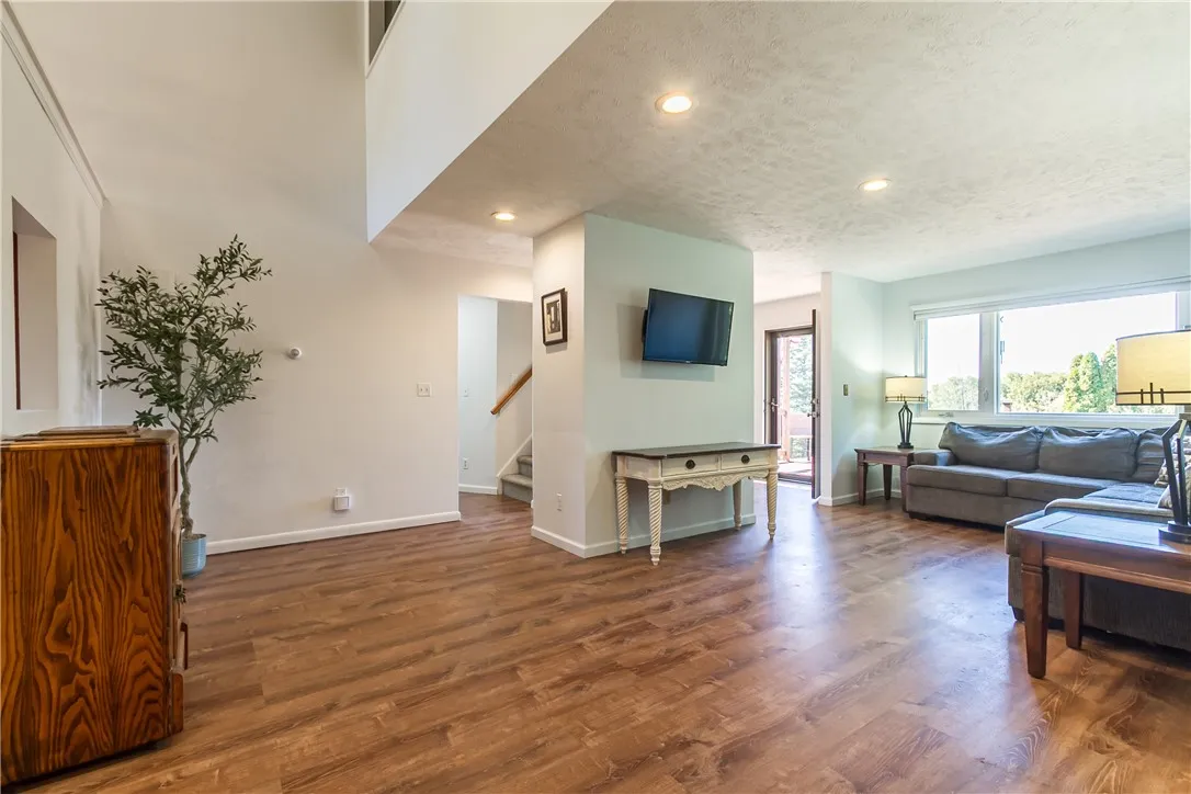 836 Turner Road, Macedon, New York 14522, Macedon, New York 14522, 4 Bedrooms Bedrooms, 8 Rooms Rooms,3 BathroomsBathrooms,Residential,For Sale,836 Turner Road, Macedon, New York 14522,0,R1642442