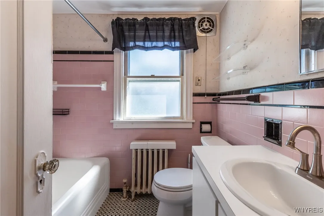 34 Delham Avenue, Buffalo, New York 14216, Buffalo, New York 14216, 6 Bedrooms Bedrooms, ,2 BathroomsBathrooms,Residential,For Sale,34 Delham Avenue, Buffalo, New York 14216,0,B1643501