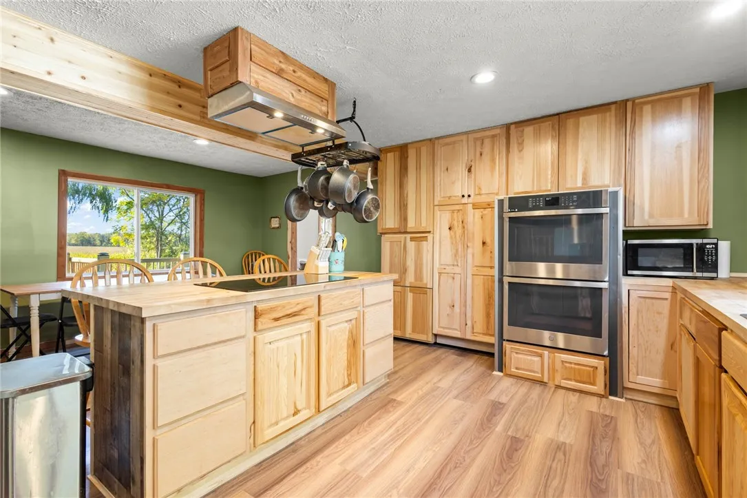 5668 Route 237, Clarendon, New York 14422, Clarendon, New York 14422, 5 Bedrooms Bedrooms, 12 Rooms Rooms,2 BathroomsBathrooms,Residential,For Sale,5668 Route 237, Clarendon, New York 14422,0,R1642953