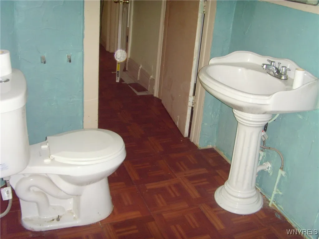 258 Hudson Street, Buffalo, New York 14201, Buffalo, New York 14201, 6 Bedrooms Bedrooms, ,2 BathroomsBathrooms,Residential,For Sale,258 Hudson Street, Buffalo, New York 14201,0,B1643629