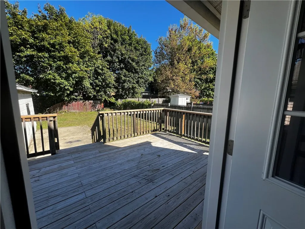 Spacious Deck for entertaining!!!