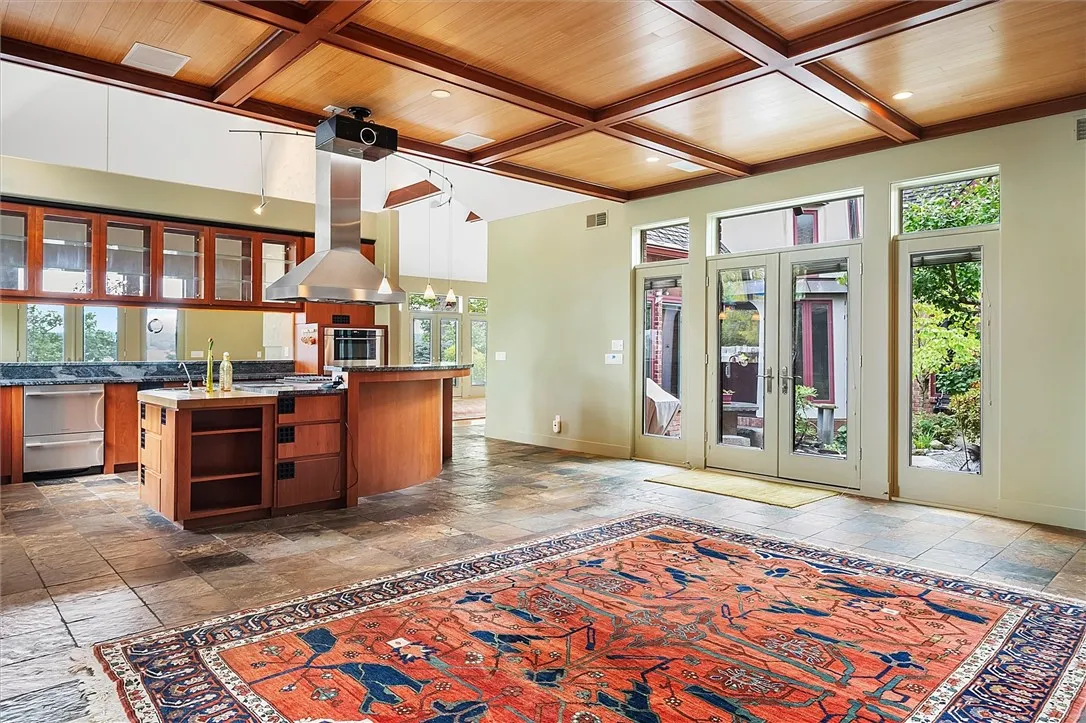 Kitchen/family room