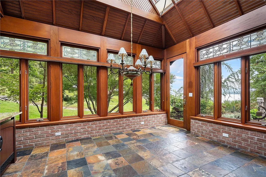 Morning/breakfast room