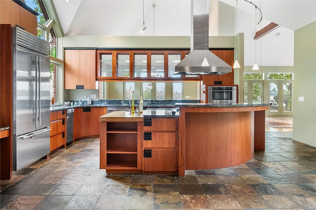 Kitchen/family room
