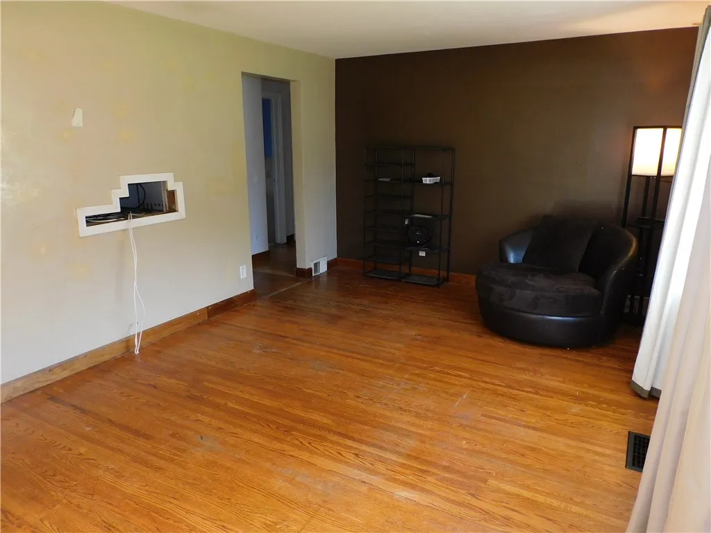 976 Denise Road, Greece, New York 14616, Greece, New York 14616, 3 Bedrooms Bedrooms, 6 Rooms Rooms,1 BathroomBathrooms,Residential,For Sale,976 Denise Road, Greece, New York 14616,0,R1643636