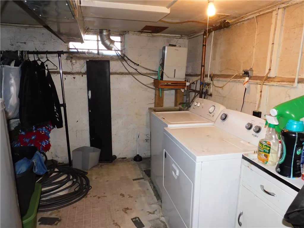 976 Denise Road, Greece, New York 14616, Greece, New York 14616, 3 Bedrooms Bedrooms, 6 Rooms Rooms,1 BathroomBathrooms,Residential,For Sale,976 Denise Road, Greece, New York 14616,0,R1643636
